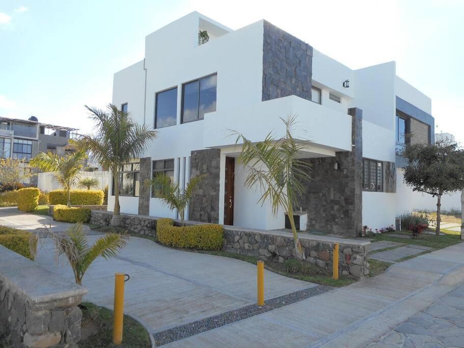 Hermosa Casa En Orilla Del Lago -Zona De Villedos- San Cristobal Zapotitlan Exterior foto